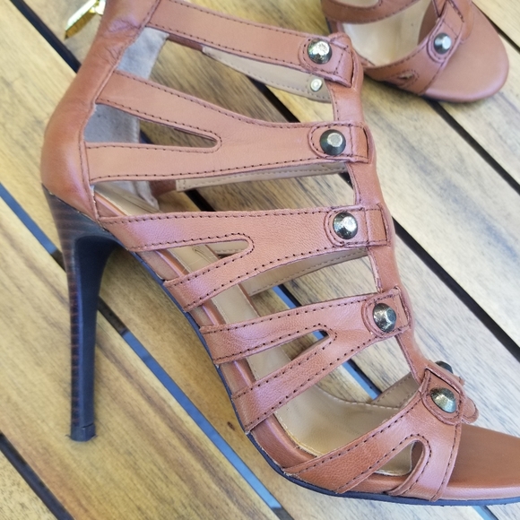 Fergie high heels size 7.5 - Picture 3 of 6